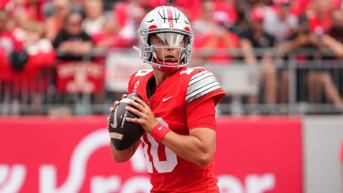 Quarterbackul statului Ohio Julian Sayin a fost exclus pentru restul sezonului .